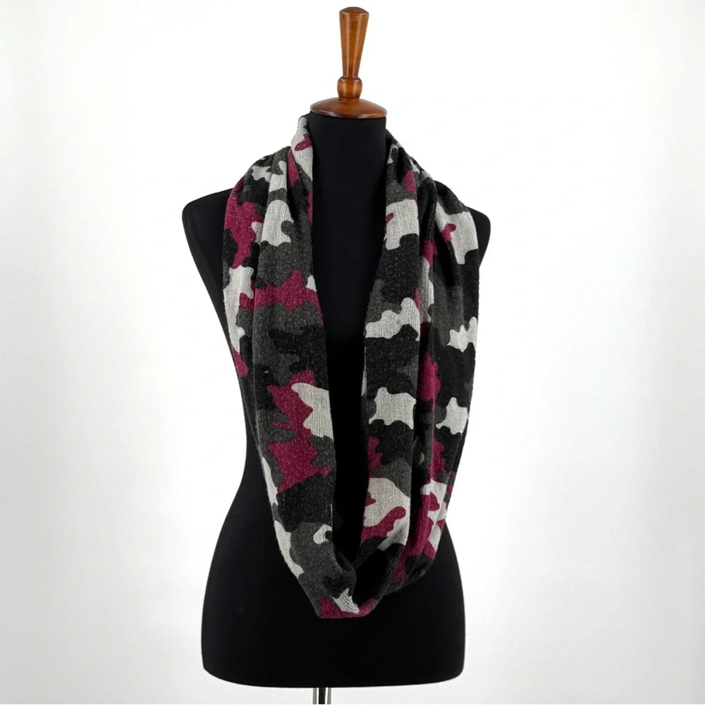 Michael Kors Multicolor Camo Infinity Scarf OS